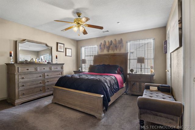 2114 S Javine Avenue, Skiatook, OK 74070