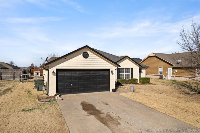 2114 S Javine Avenue, Skiatook, OK 74070