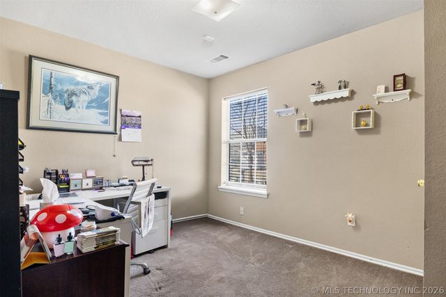 2114 S Javine Avenue, Skiatook, OK 74070