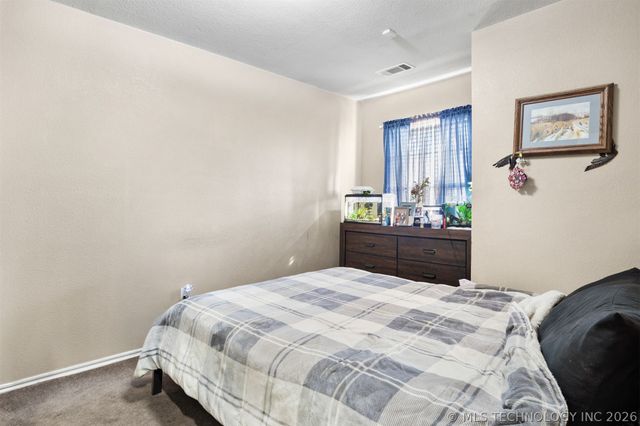 2114 S Javine Avenue, Skiatook, OK 74070