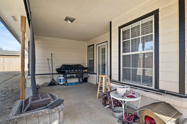 2114 S Javine Avenue, Skiatook, OK 74070