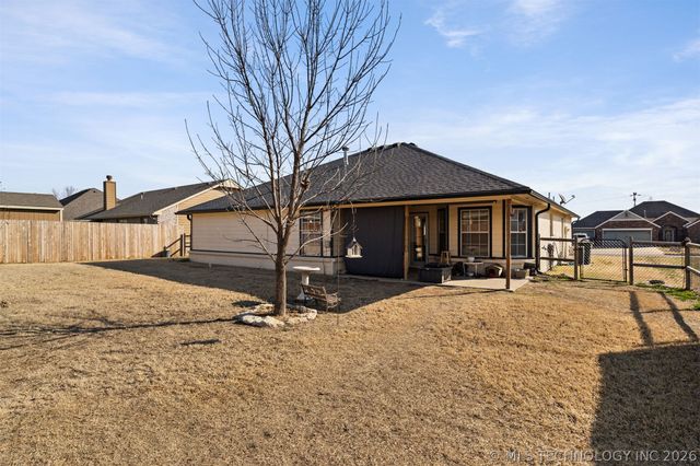 2114 S Javine Avenue, Skiatook, OK 74070