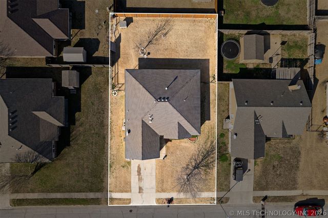 2114 S Javine Avenue, Skiatook, OK 74070