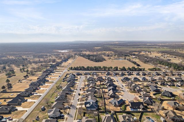 2114 S Javine Avenue, Skiatook, OK 74070