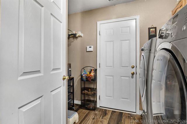 2114 S Javine Avenue, Skiatook, OK 74070