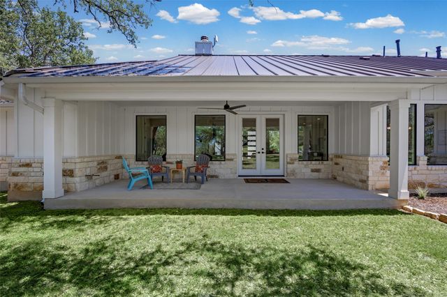 114 Winding Oak DR, Johnson City, TX 78636