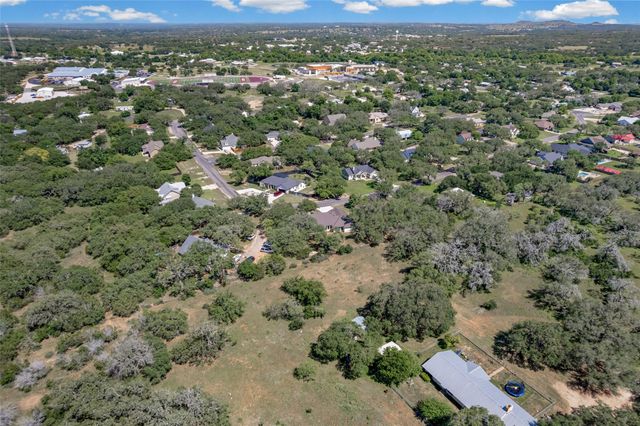 114 Winding Oak DR, Johnson City, TX 78636