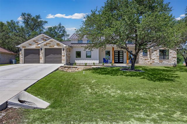 114 Winding Oak DR, Johnson City, TX 78636