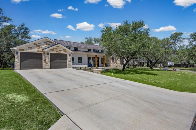 114 Winding Oak DR, Johnson City, TX 78636