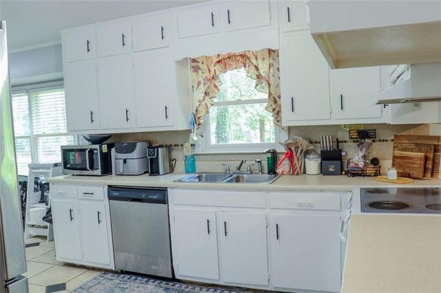 218 PRINCE ANTHONY NW Drive, Lawrenceville, GA 30044