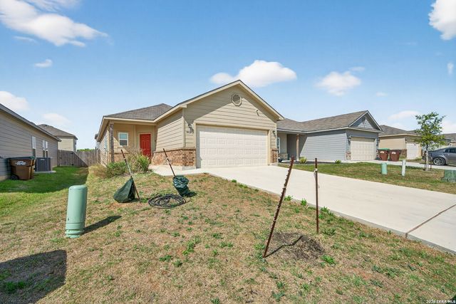 14643 Hackamore, Elmendorf, TX 78112