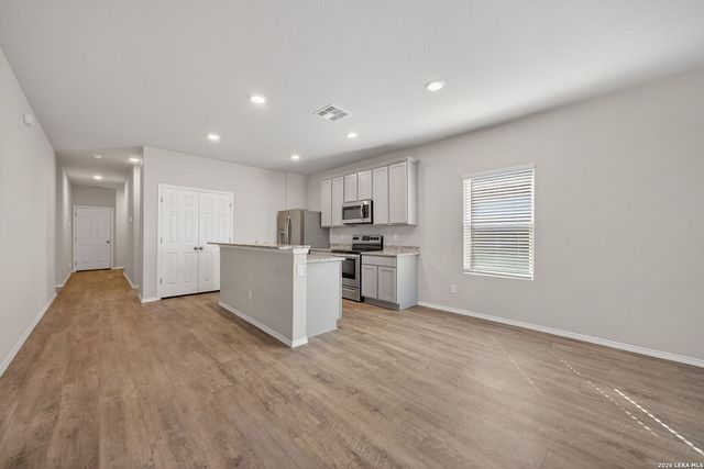 14643 Hackamore, Elmendorf, TX 78112