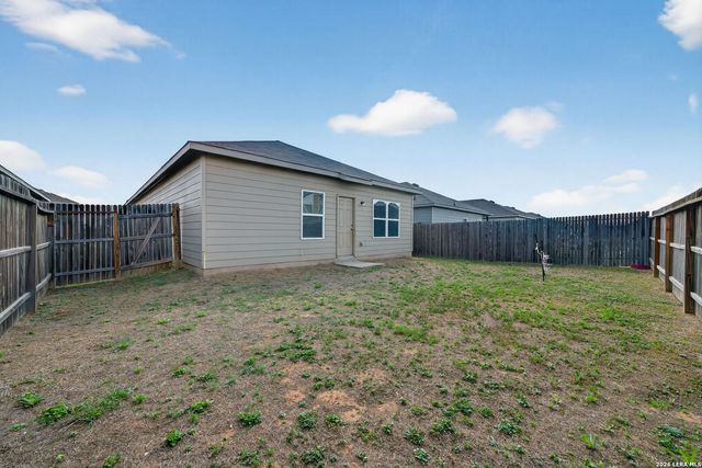 14643 Hackamore, Elmendorf, TX 78112