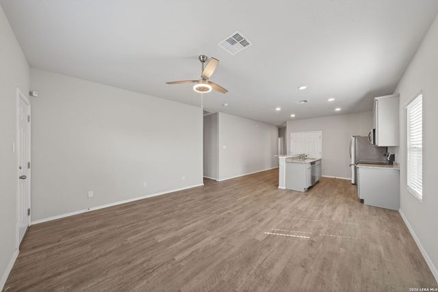 14643 Hackamore, Elmendorf, TX 78112