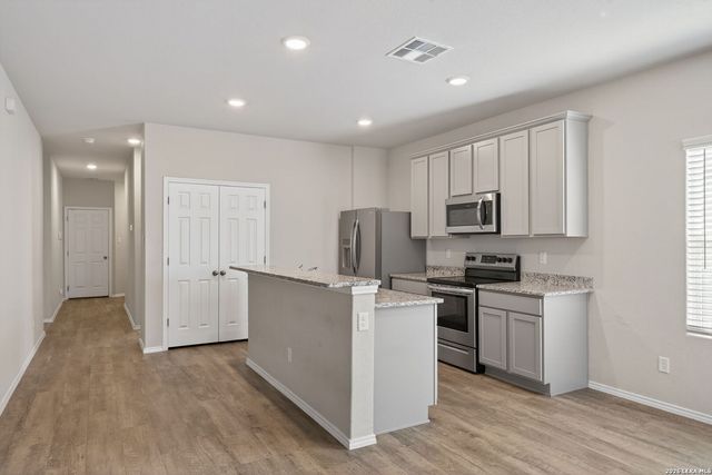 14643 Hackamore, Elmendorf, TX 78112