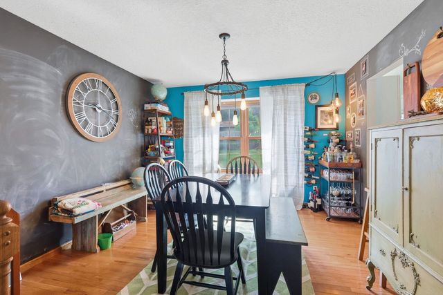 4367 Winston Place, Bettendorf, IA 52722