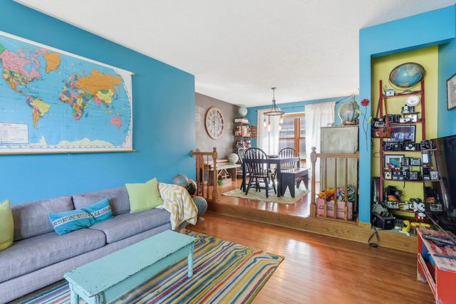 4367 Winston Place, Bettendorf, IA 52722