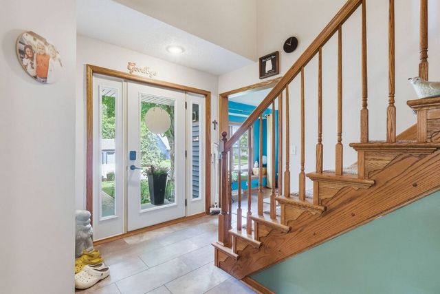 4367 Winston Place, Bettendorf, IA 52722