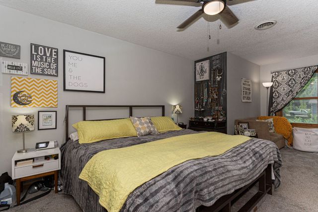 4367 Winston Place, Bettendorf, IA 52722