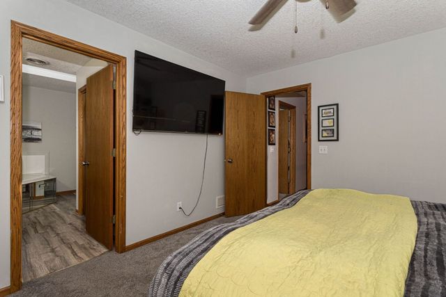 4367 Winston Place, Bettendorf, IA 52722