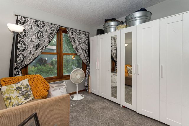 4367 Winston Place, Bettendorf, IA 52722