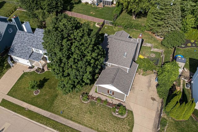 4367 Winston Place, Bettendorf, IA 52722