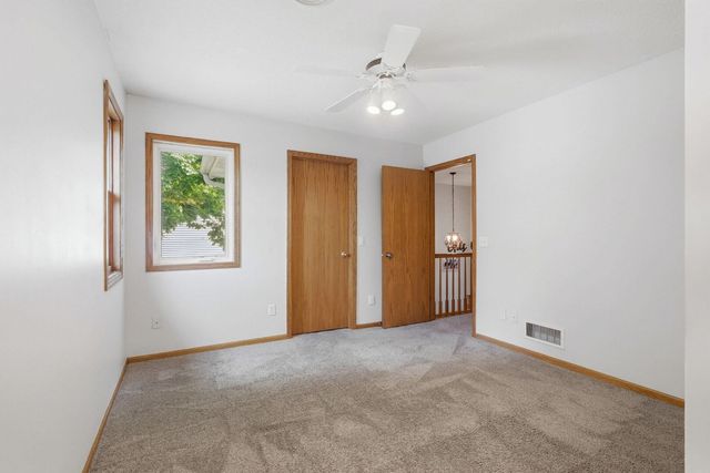 4367 Winston Place, Bettendorf, IA 52722