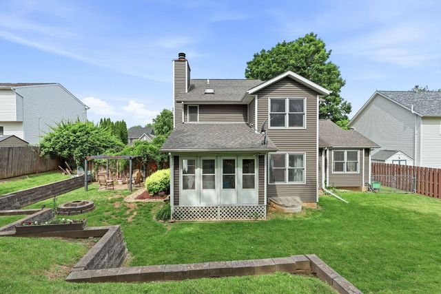 4367 Winston Place, Bettendorf, IA 52722
