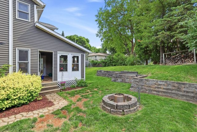 4367 Winston Place, Bettendorf, IA 52722