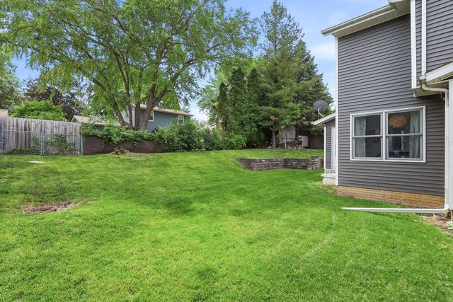 4367 Winston Place, Bettendorf, IA 52722
