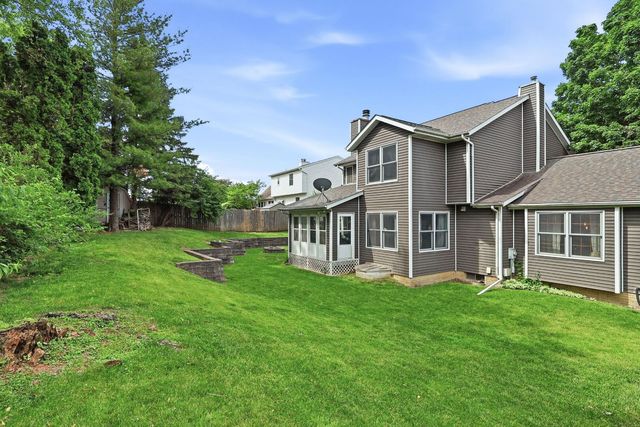 4367 Winston Place, Bettendorf, IA 52722