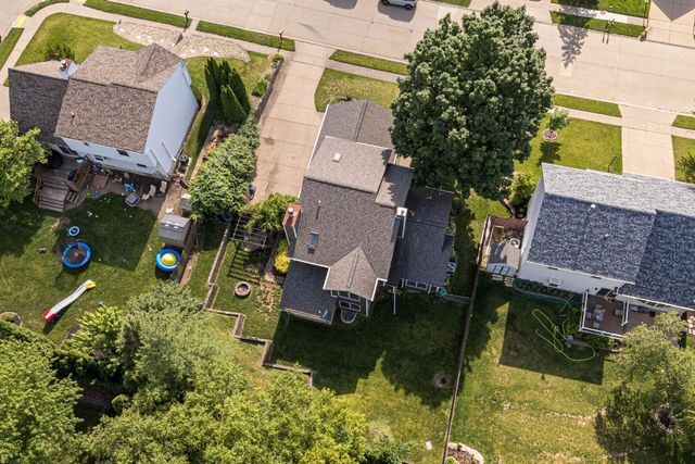 4367 Winston Place, Bettendorf, IA 52722