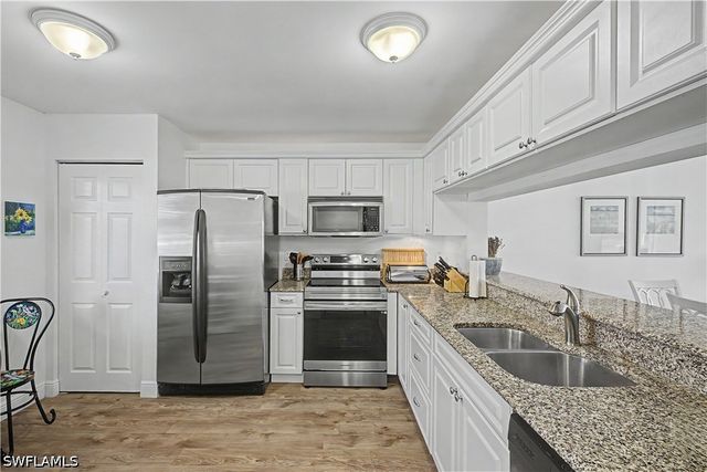 7065 Dennis CIR F103, Naples, FL 34104