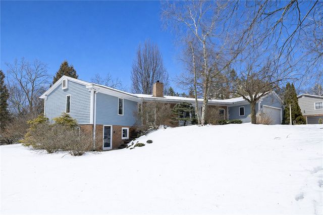 2 Hilltop Drive, Pittsford, NY 14534