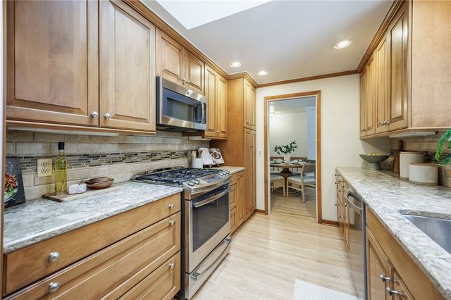 2 Hilltop Drive, Pittsford, NY 14534