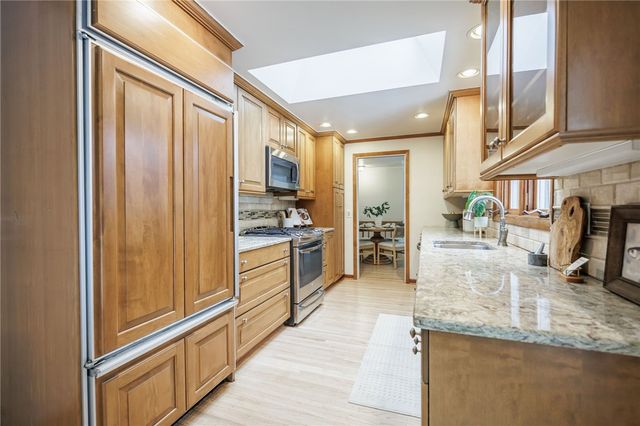 2 Hilltop Drive, Pittsford, NY 14534