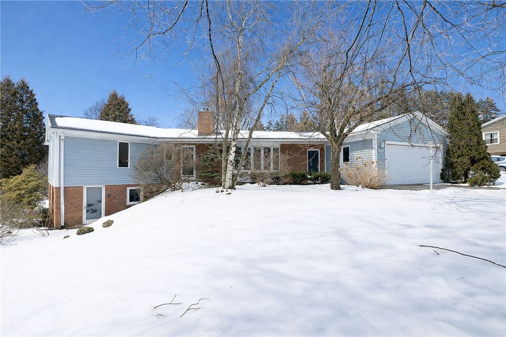 2 Hilltop Drive, Pittsford, NY 14534