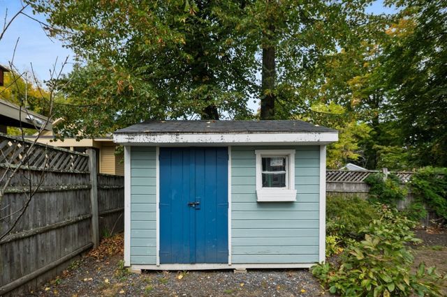 66 Belknap St, Concord, MA 01742