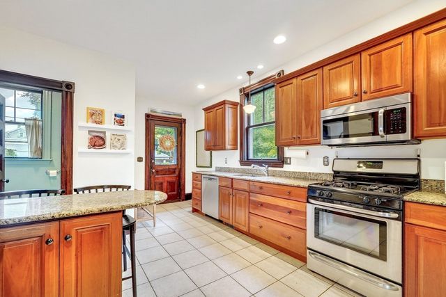 66 Belknap St, Concord, MA 01742
