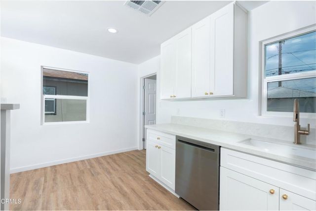 2907 Truxtun Avenue, Bakersfield, CA 93301