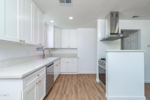 2907 Truxtun Avenue, Bakersfield, CA 93301