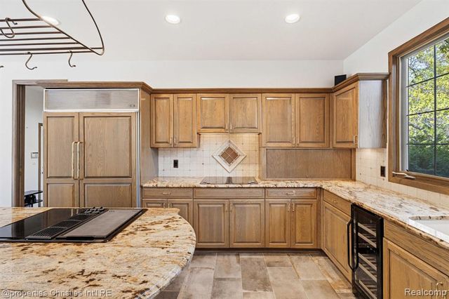 1743 Beechwood Way, Bloomfield Hills, MI 48302