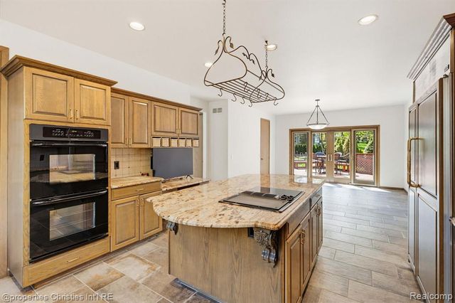 1743 Beechwood Way, Bloomfield Hills, MI 48302