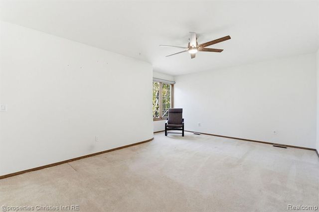 1743 Beechwood Way, Bloomfield Hills, MI 48302