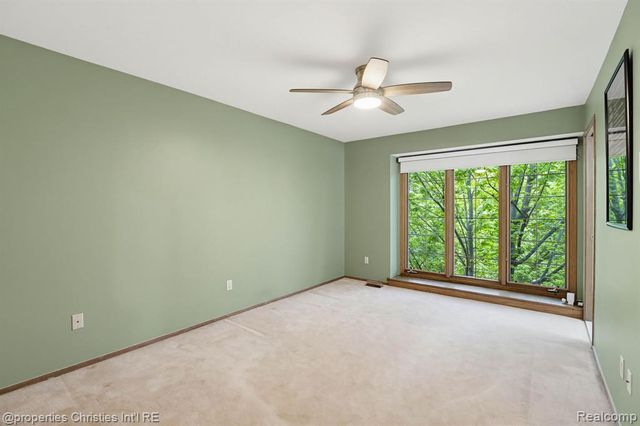 1743 Beechwood Way, Bloomfield Hills, MI 48302