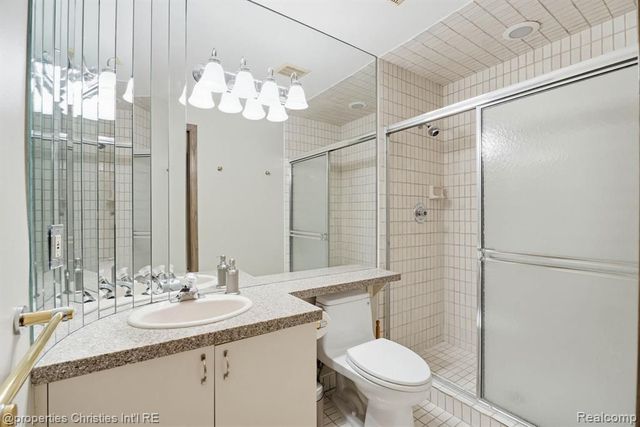 1743 Beechwood Way, Bloomfield Hills, MI 48302