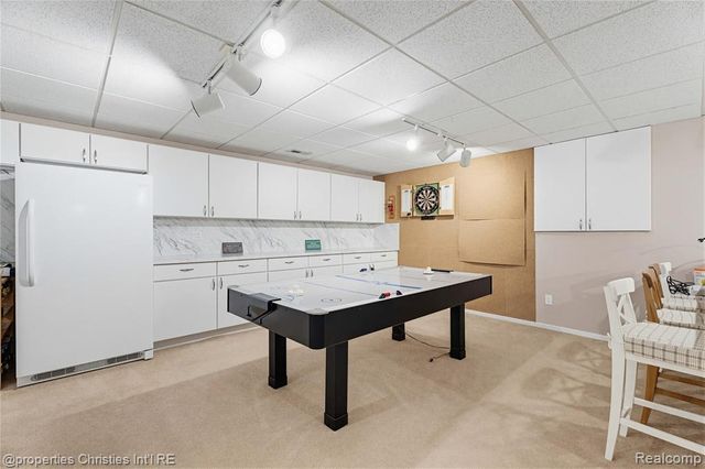 1743 Beechwood Way, Bloomfield Hills, MI 48302