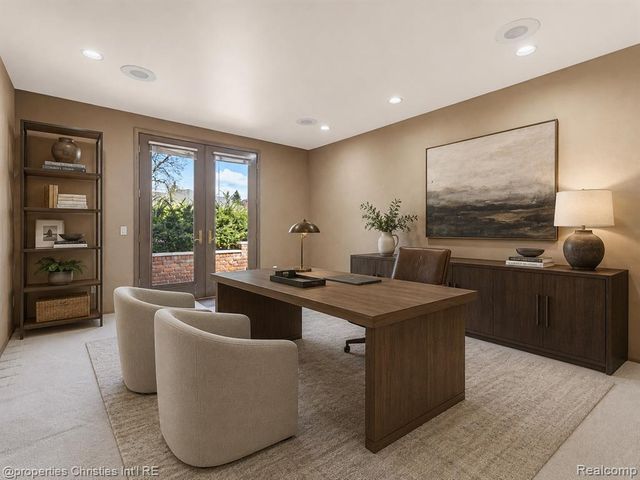 1743 Beechwood Way, Bloomfield Hills, MI 48302