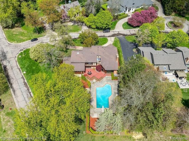 1743 Beechwood Way, Bloomfield Hills, MI 48302