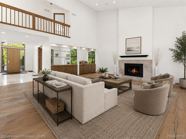 1743 Beechwood Way, Bloomfield Hills, MI 48302